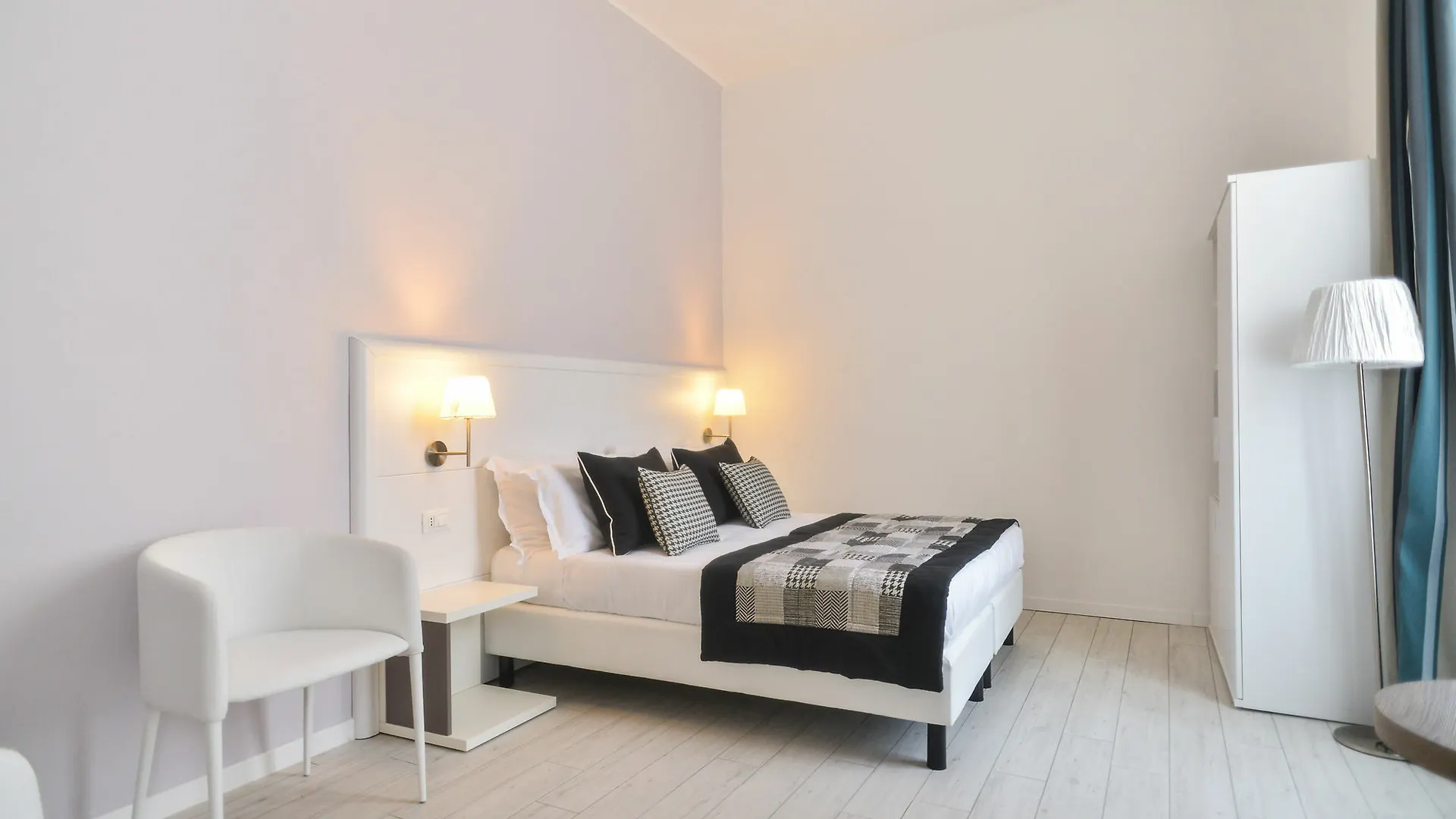 Lata Luxury Rooms contacts