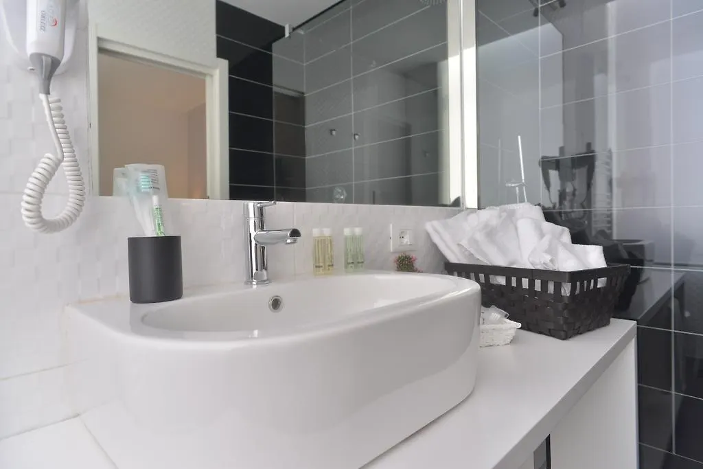 Lata Luxury Rooms Rome 2*,  Italië