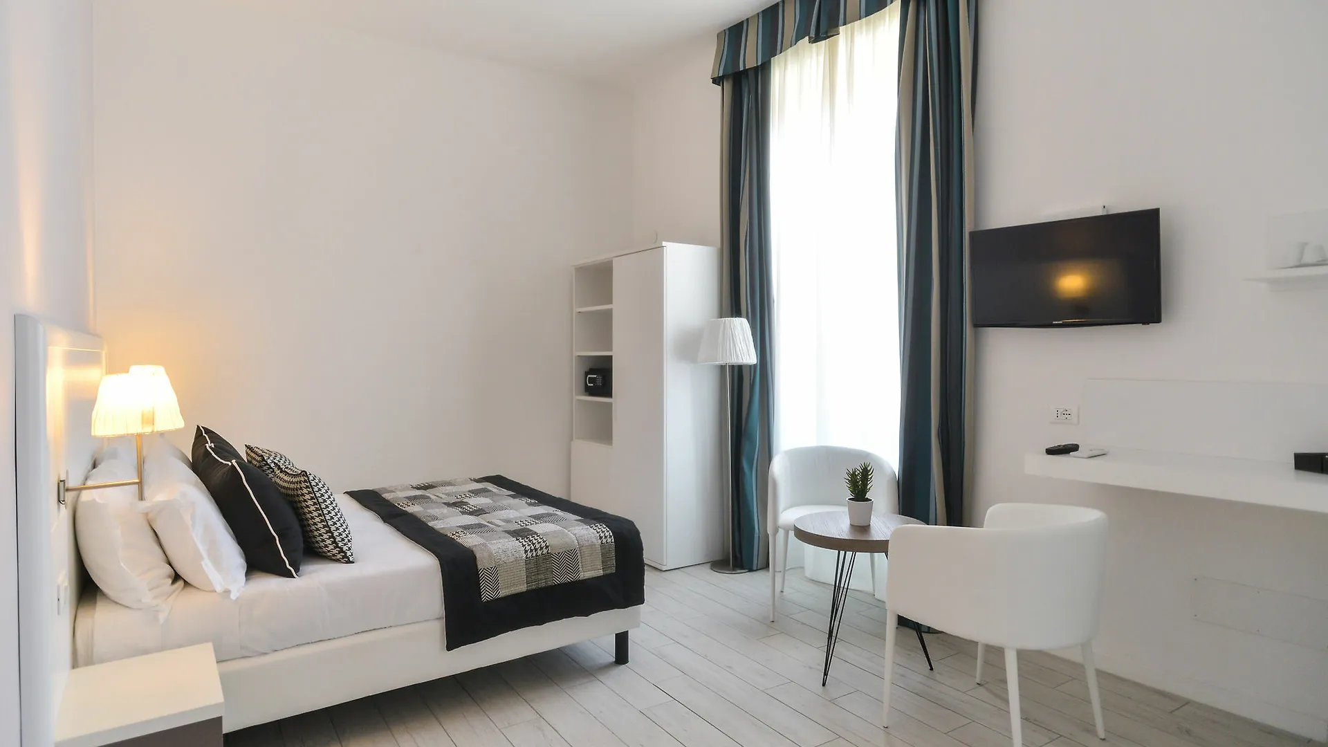 Lata Luxury Rooms Rome 2*,  Italië